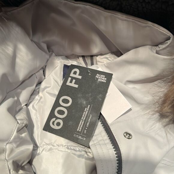 Land's End Expedition Coat Waterproof Down 600 fill Faux Fur Hood Fog Color MP - Picture 10 of 17